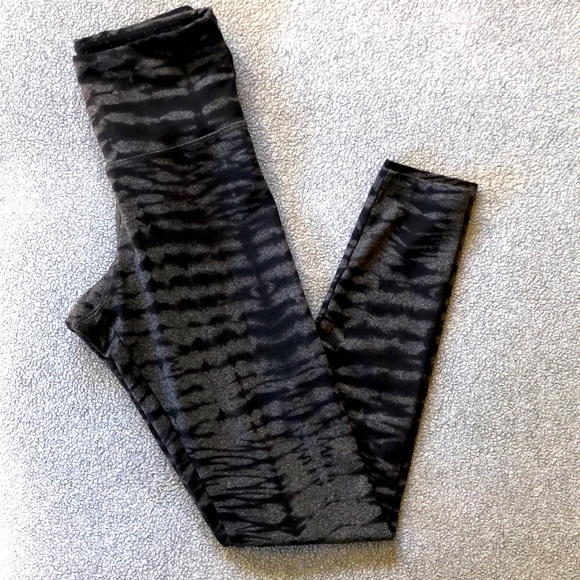 Strut This black/grey zebra striped leggings - Picture 1 of 3